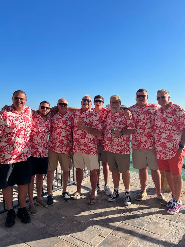 Custom-logo-Hawaiian-shirt-review